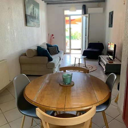 Holiday home Maison Cocoon Avec Jacuzzi Prive Vue Dordogne Castillon-la-Bataille