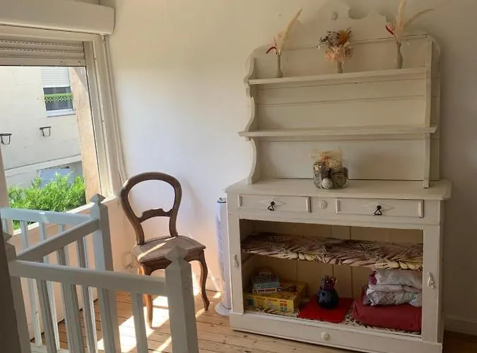 Maison Cocoon Avec Jacuzzi Prive Vue Dordogne * カスティヨン・ラ・バタイユ