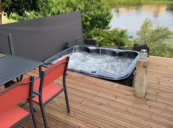 Maison Cocoon Avec Jacuzzi Prive Vue Dordogne 別荘